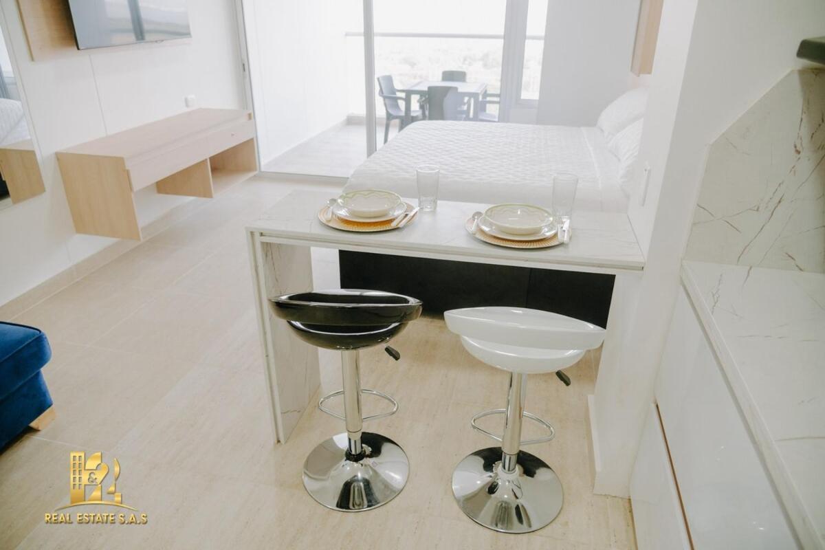 Modern Apartasuit Cartagena